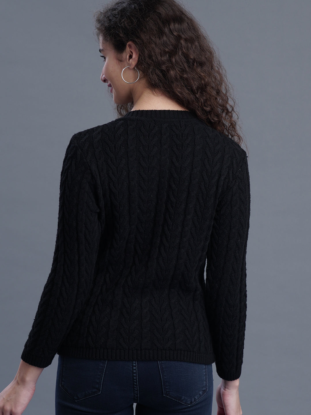 Classic Knit Round-Neck CARDIGAN