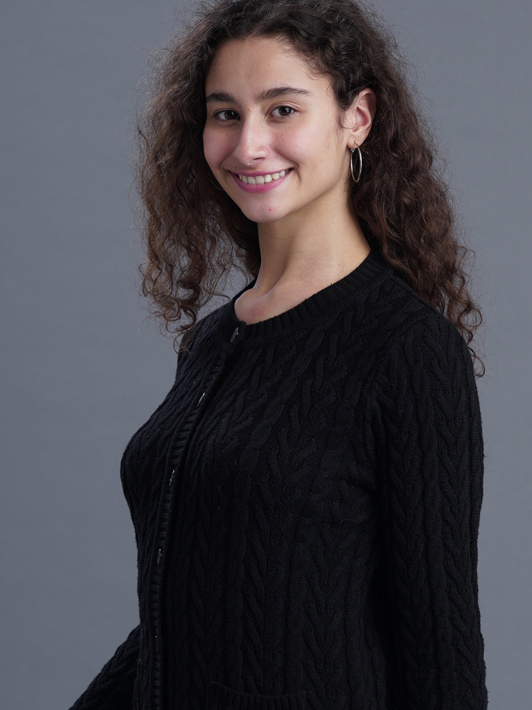 Classic Knit Round-Neck CARDIGAN