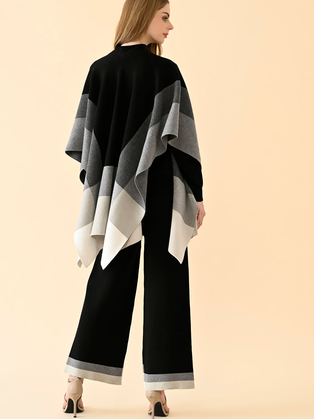 Monochrome Edge Block Cape Set