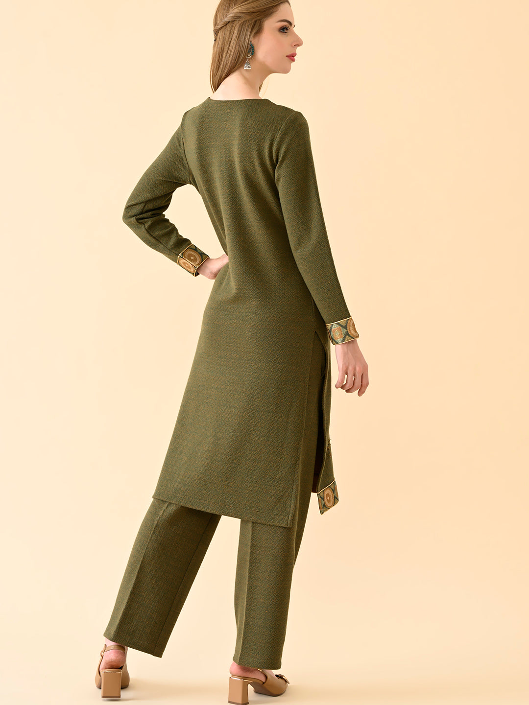 Embroidered Straight-Cut Kurta Set