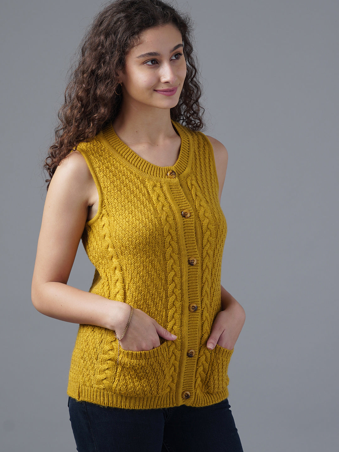 Virsa Cable Knit Sleeveless Cardigan