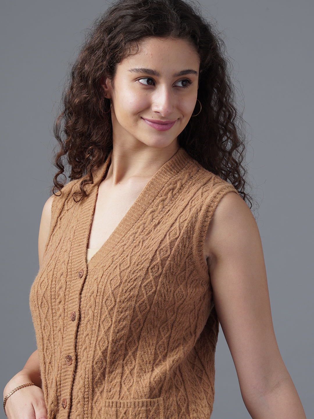 Virsa Timeless Cable Knit V-Neck Vest cardigan