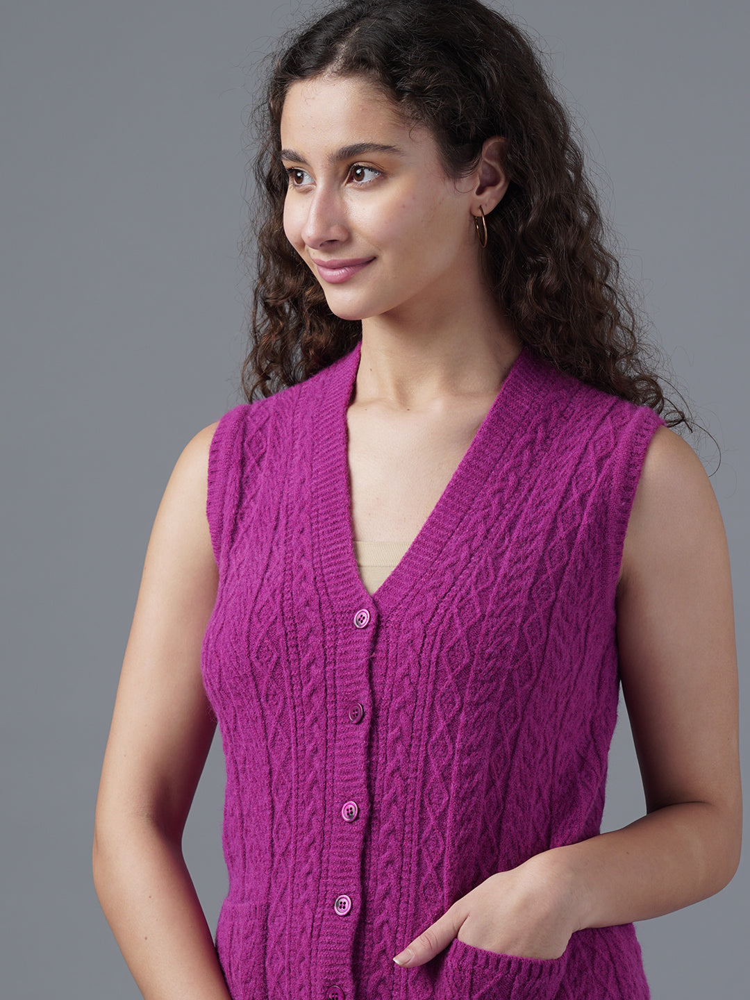 Virsa Timeless Cable Knit V-Neck Vest cardigan