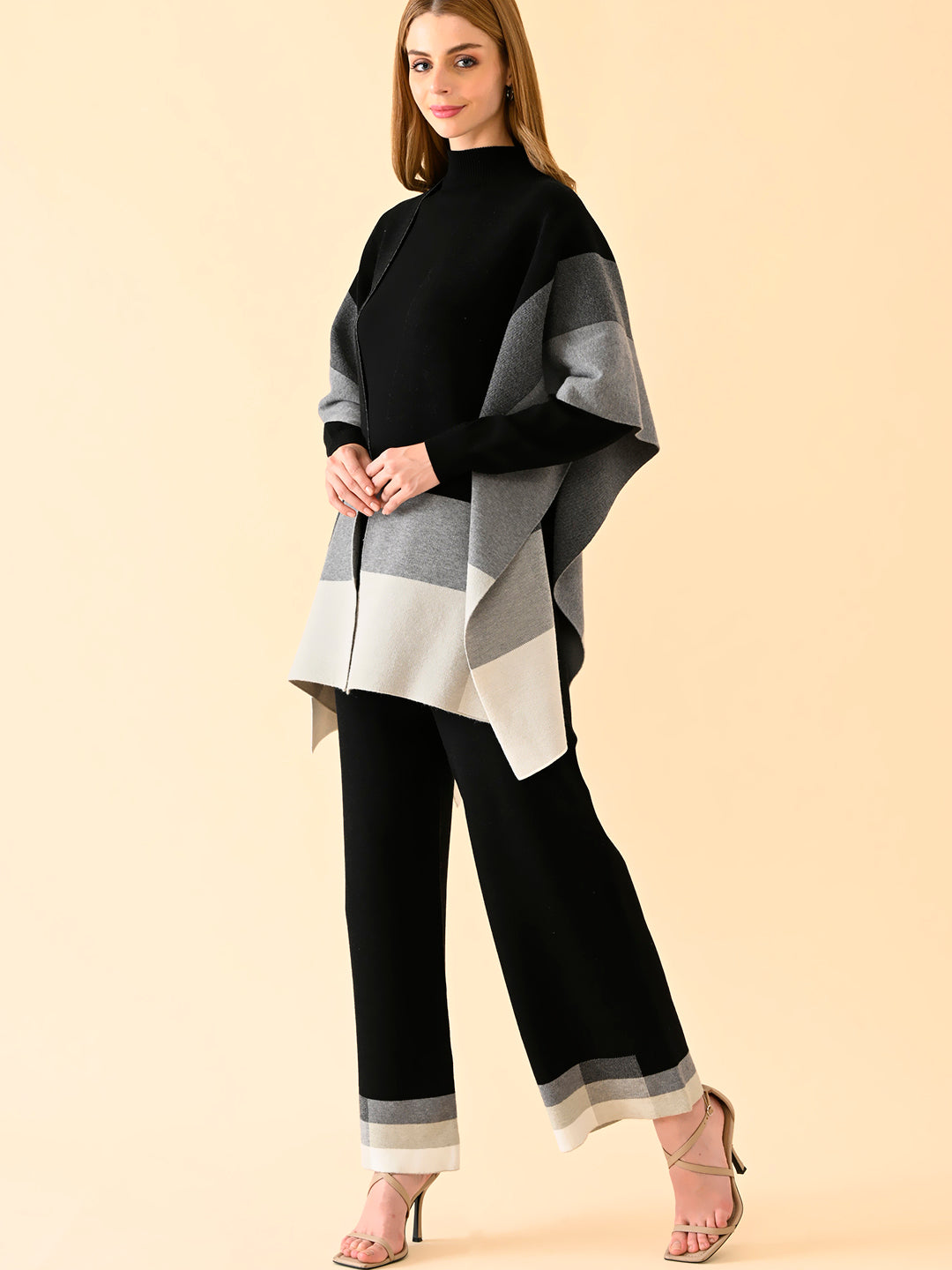 Monochrome Edge Block Cape Set