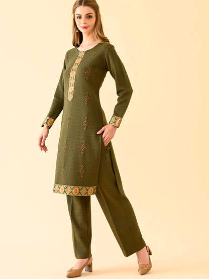 Embroidered Straight-Cut Kurta Set