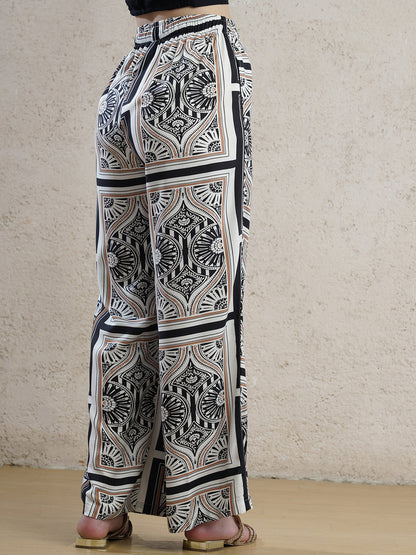 Monochrome Maze Palazzo