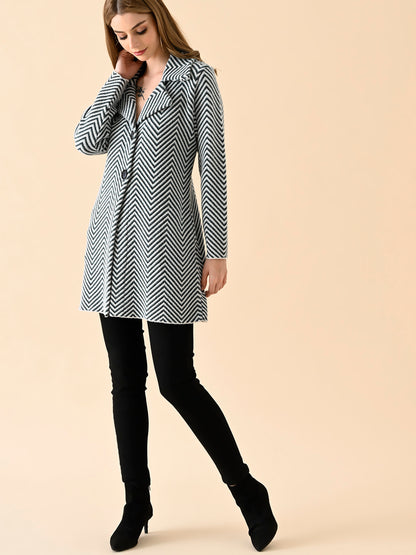 Minimalist Buttoned Knit Overcoat