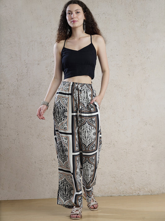 Monochrome Maze Palazzo